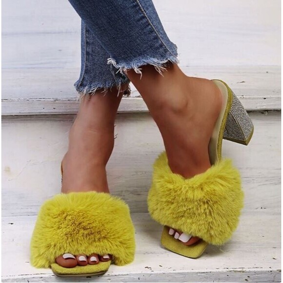 Cape Robbin Heels Yellow Plush Fluffy Rhinestone Heels Mules Womens Size 8 - Picture 1 of 10